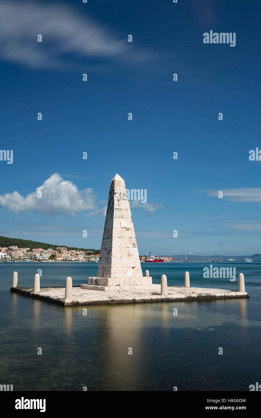 Ein Denkmal für die britische Verwaltung in Kefalonia Argostoli Bay. Stockfoto