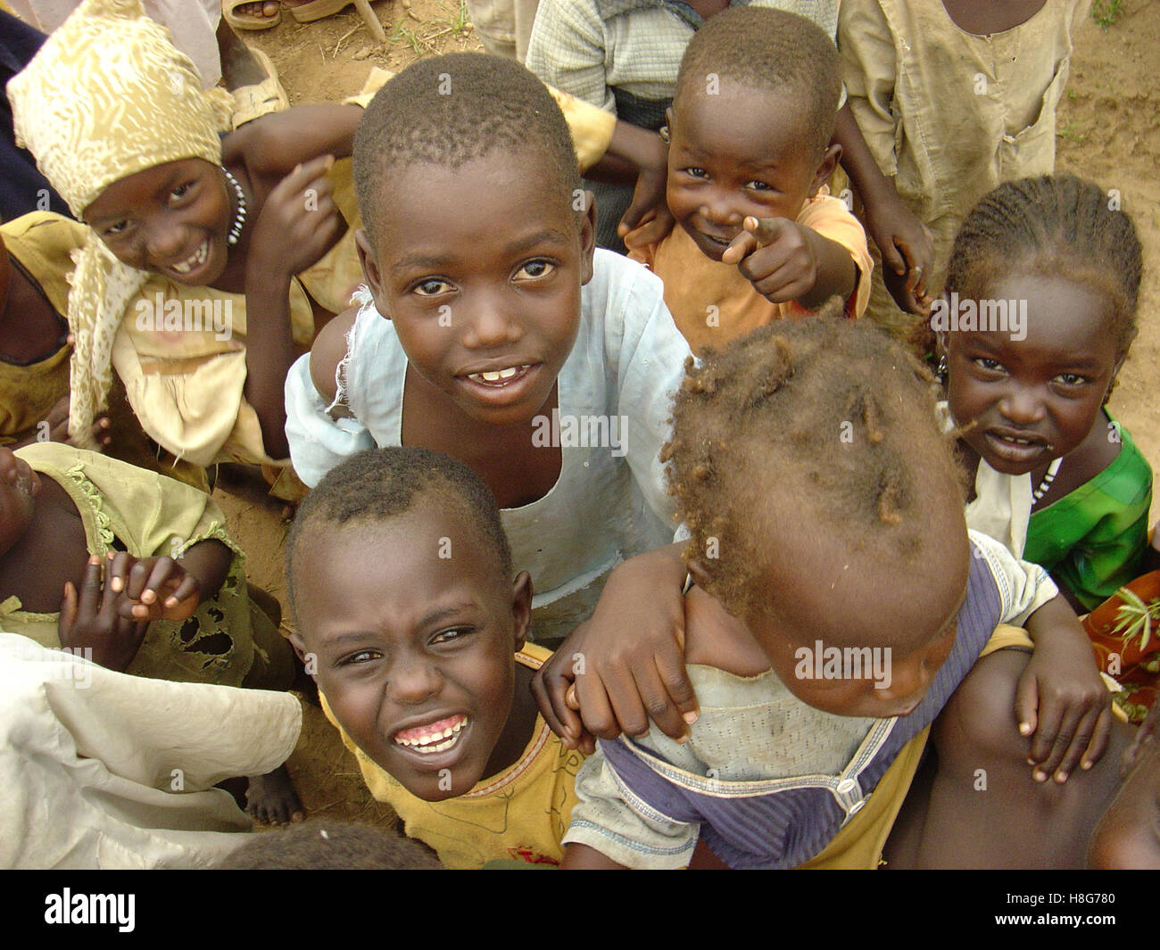 7. September 2005 Kinder Flüchtlinge im Lager Hassa Hissa IDP (Internally Displaced Persons) in Shearia, Darfur, Sudan. Stockfoto
