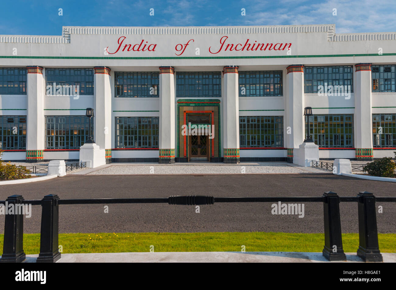 Das renovierte Art-Deco-Gebäude, das Teil des Kautschuk Firma Inchinnan waren Stockfoto