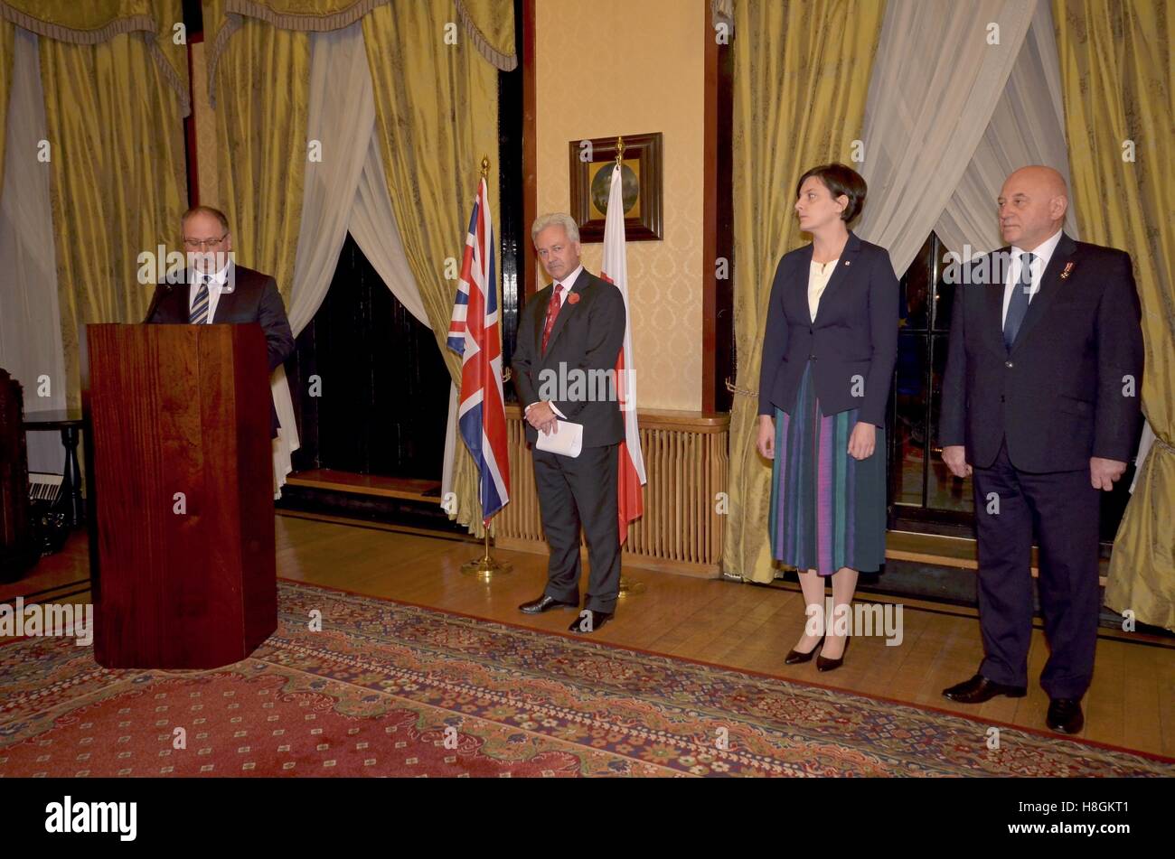 London, UK. 11. November 2016. Am 11. November ist Polnischer Unabhängigkeitstag in London bei 47 Portland Place, W1B 1JH Credit: Marcin Libera/Alamy Live News Stockfoto