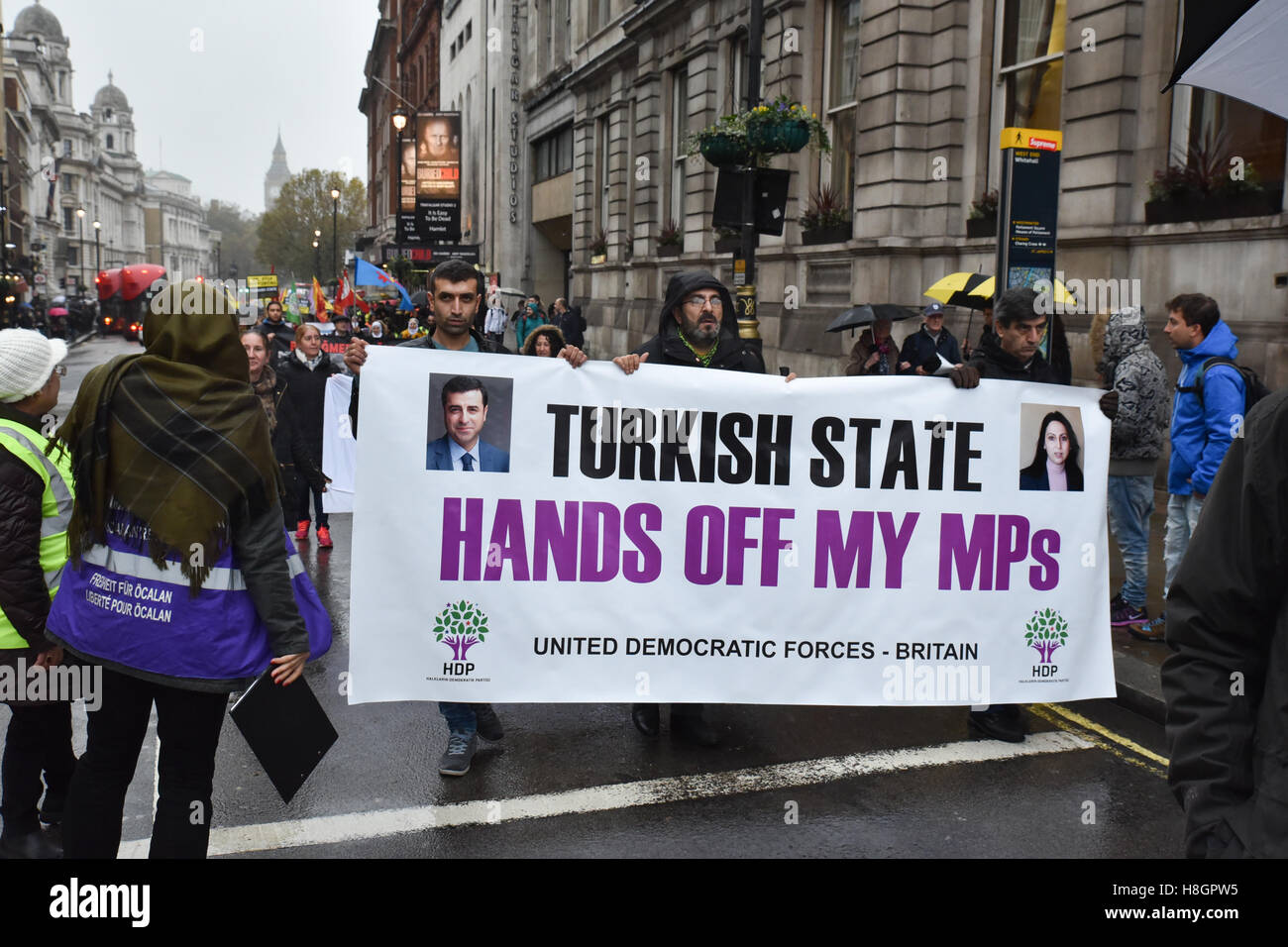 Whitehall, London, UK. 12. November 2016. Türken März und Protest in London gegen die türkische Regierung Erdogan Stockfoto