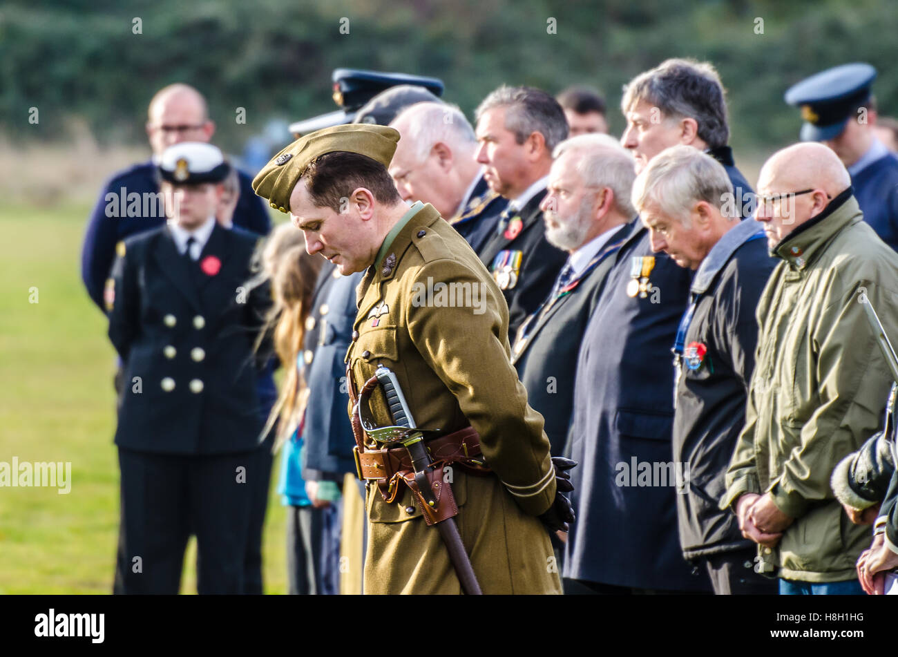 Erinnerung Sonntag service Kranzniederlegung Zeremonie fand in Stow Maries Flugplatz. Ein Denkmal wurde errichtet auf dem Exerzierplatz, mit dem sich der Dienst stattfand. Stockfoto