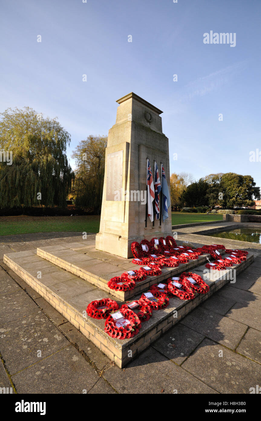 Bourne, Vereinigtes Königreich. 13. November 2016. Remembrance Sunday Ansichten in Bourne, Lincolnshire. Bildnachweis: Jonathan Clarke/Alamy Live-Nachrichten Stockfoto