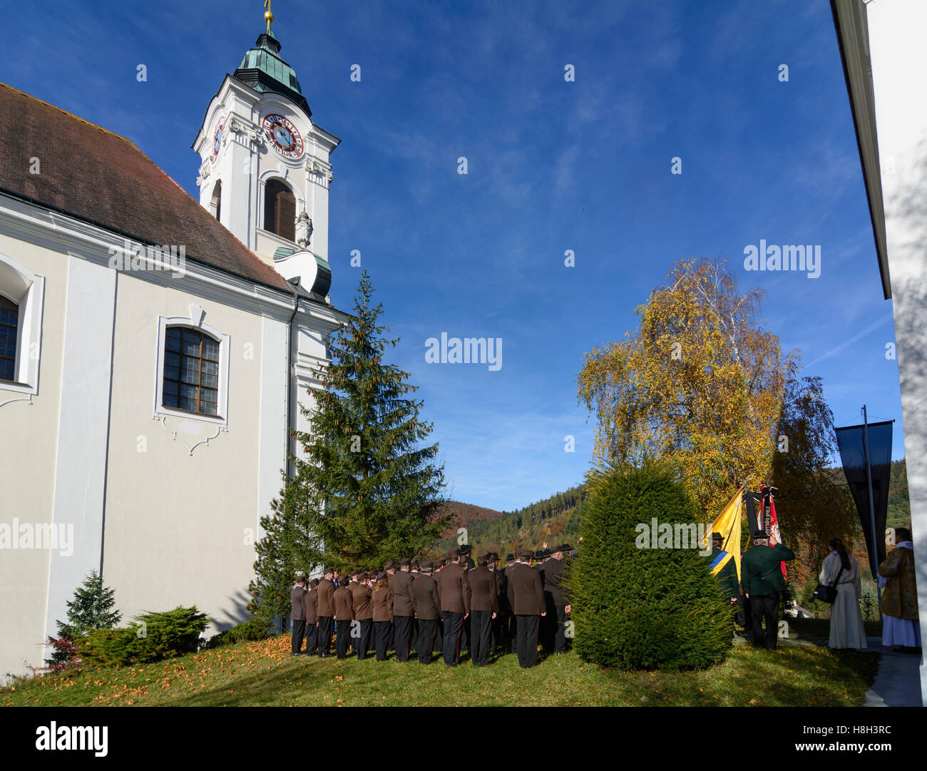 Bergern Im Dunkelsteinerwald: Wallfahrt Kirche in Maria Langegg, Gedenken an die Toten an All Saints' Day, Wachau, Niederös Stockfoto