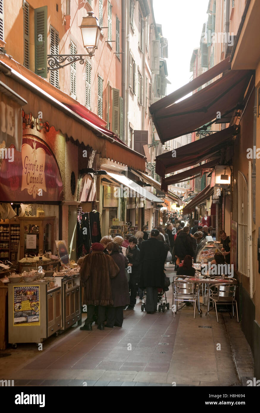 Frankreich, Cote d ' Azur, Nizza, Einkaufsstrasse in der Altstadt "Vieux Nice" Stockfoto