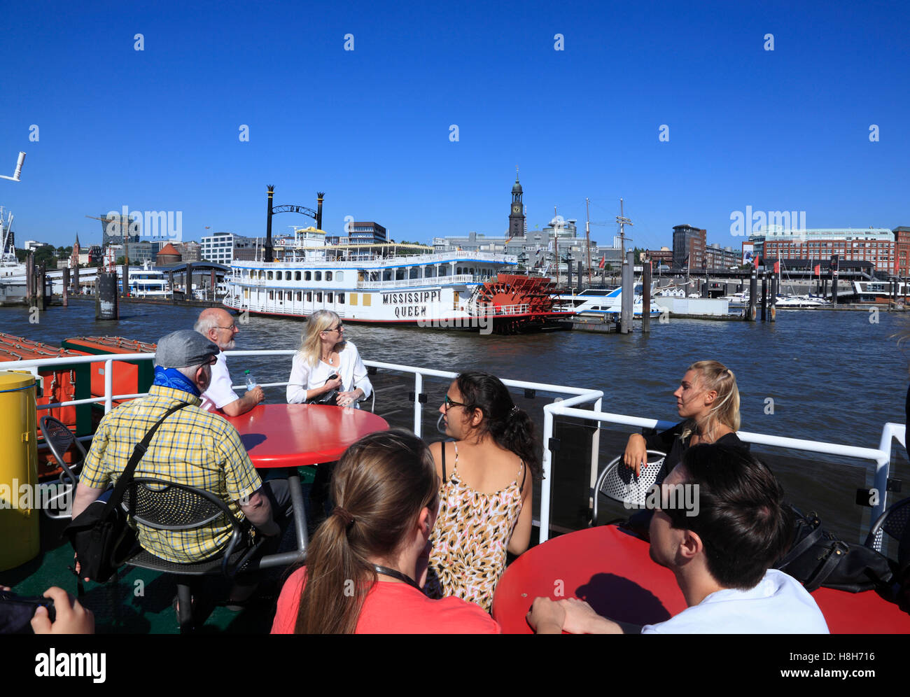 Tour mit der Hadag Hafen Fähre, Hamburg Hafen, Deutschland, Europa Stockfoto