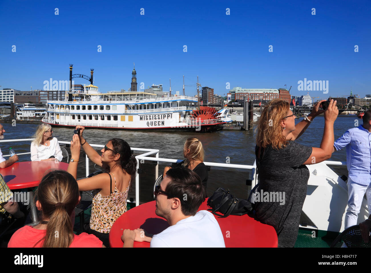 Tour mit der Hadag Hafen Fähre, Hamburg Hafen, Deutschland, Europa Stockfoto