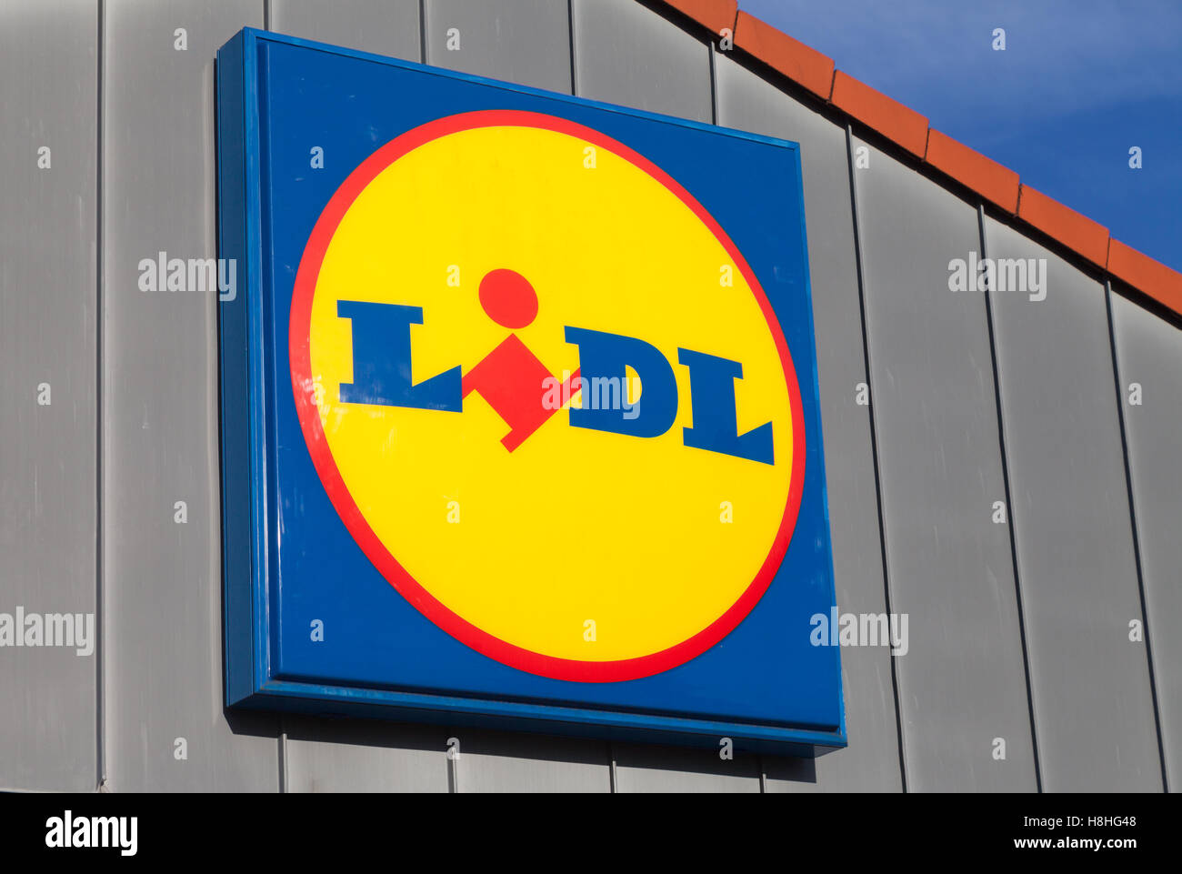 BURG / Deutschland - 13. November 2016: Filiale von LIDL-Supermarkt-Kette. LIDL ist eine deutsche global Rabatt-Supermarkt-Kette, Basis Stockfoto