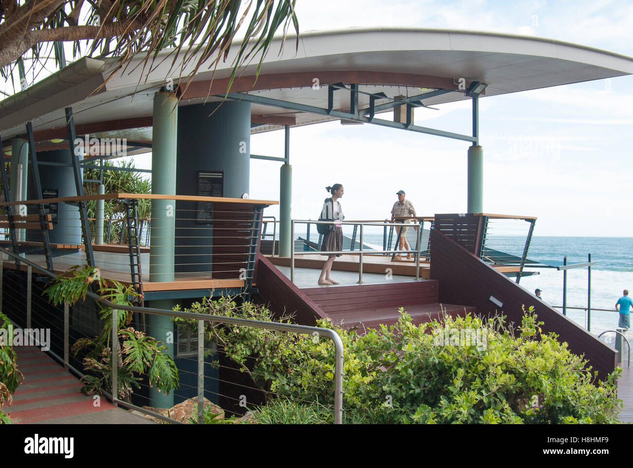 Toilette mit Blick auf Mooloolaba Beach, Sunshine Coast, Queensland Stockfoto