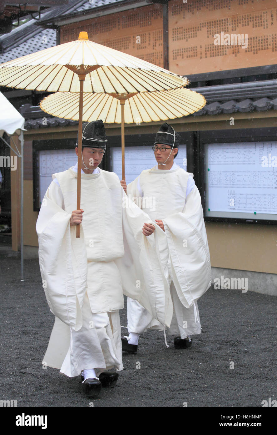 Japan, Kyoto, Zuiki Festival, Kabuto kein Gokuhosen Zeremonie, Shinto Priester, Stockfoto