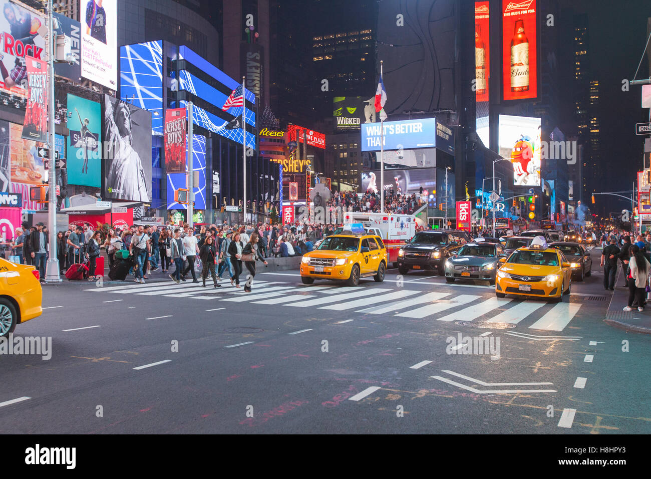Times Square bei Nacht, New York City, Vereinigte Staaten von Amerika. Stockfoto