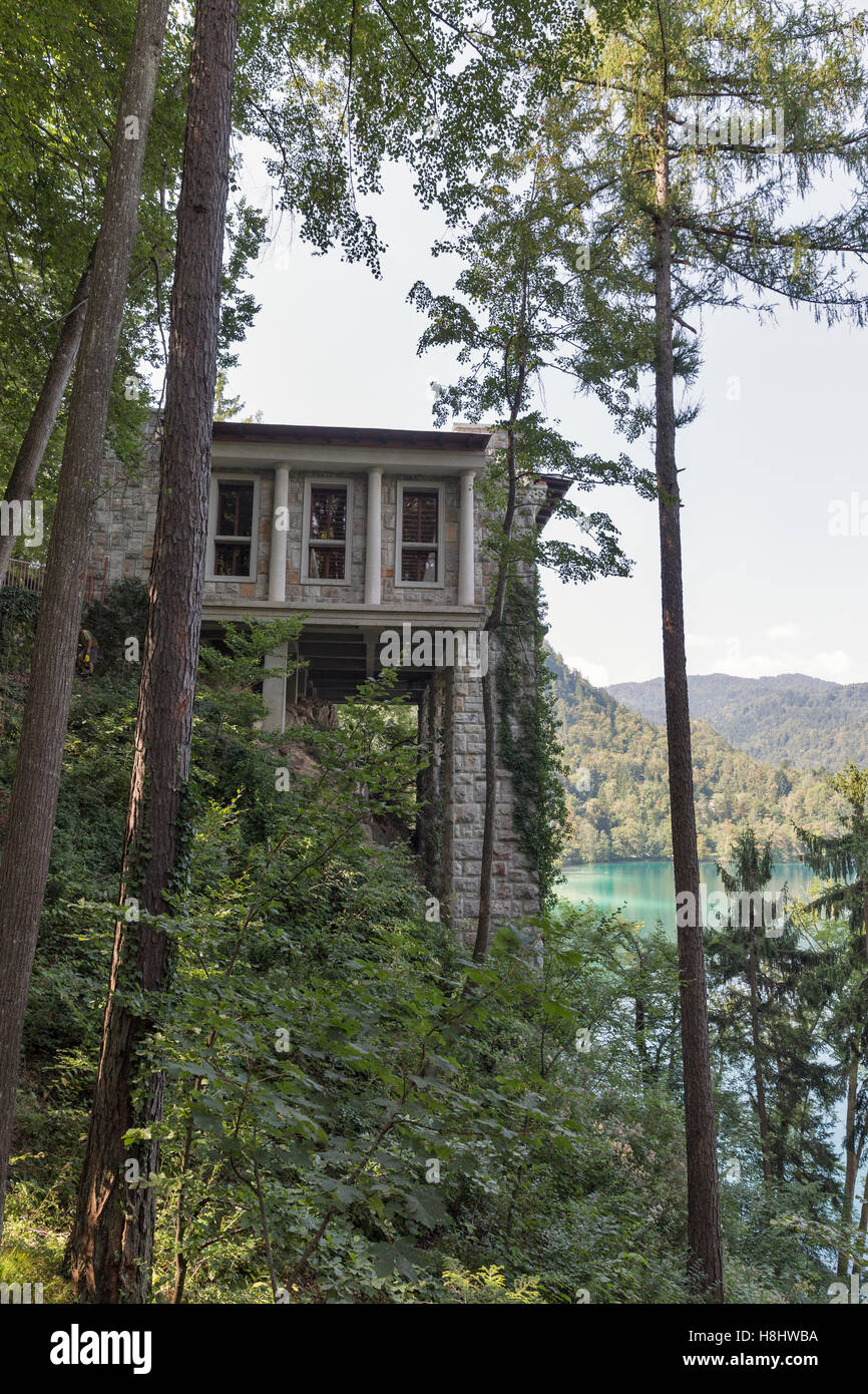 Cafe Belvedere obere Terrasse, Villa Bled Resort, Slowenien. Es ist ehemalige Teehaus von Marschall Tito, Präsident der ehemaligen Yu Stockfoto