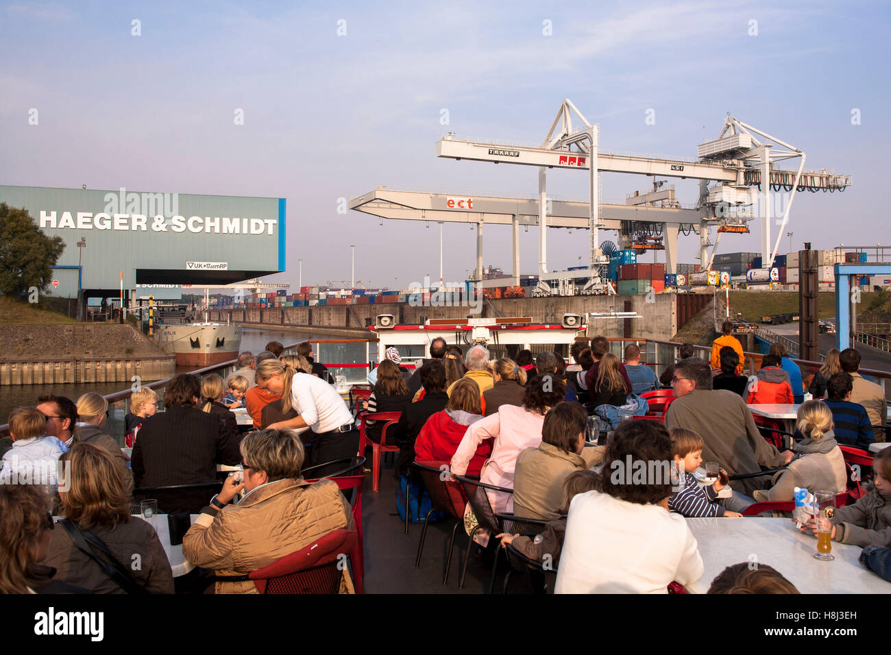 Deutschland, Ruhrgebiet, Duisburg, Hafen Tour, Container Habor. Stockfoto