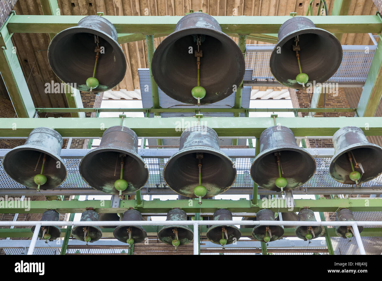 Glocken des Glockenspiels im Turm der niederländischen Stadt emmeloord Stockfoto