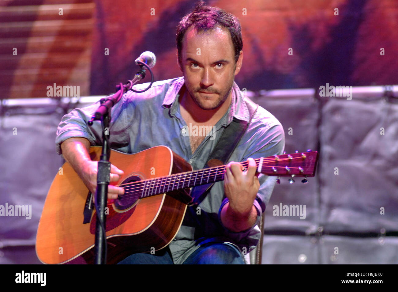 Dave Matthews und Tim Reynolds Durchführung Leben bei Farm Aid 2007 auf Randalls Island in New York City am 9. September 2007. © David Atlas / MediaPunch Stockfoto
