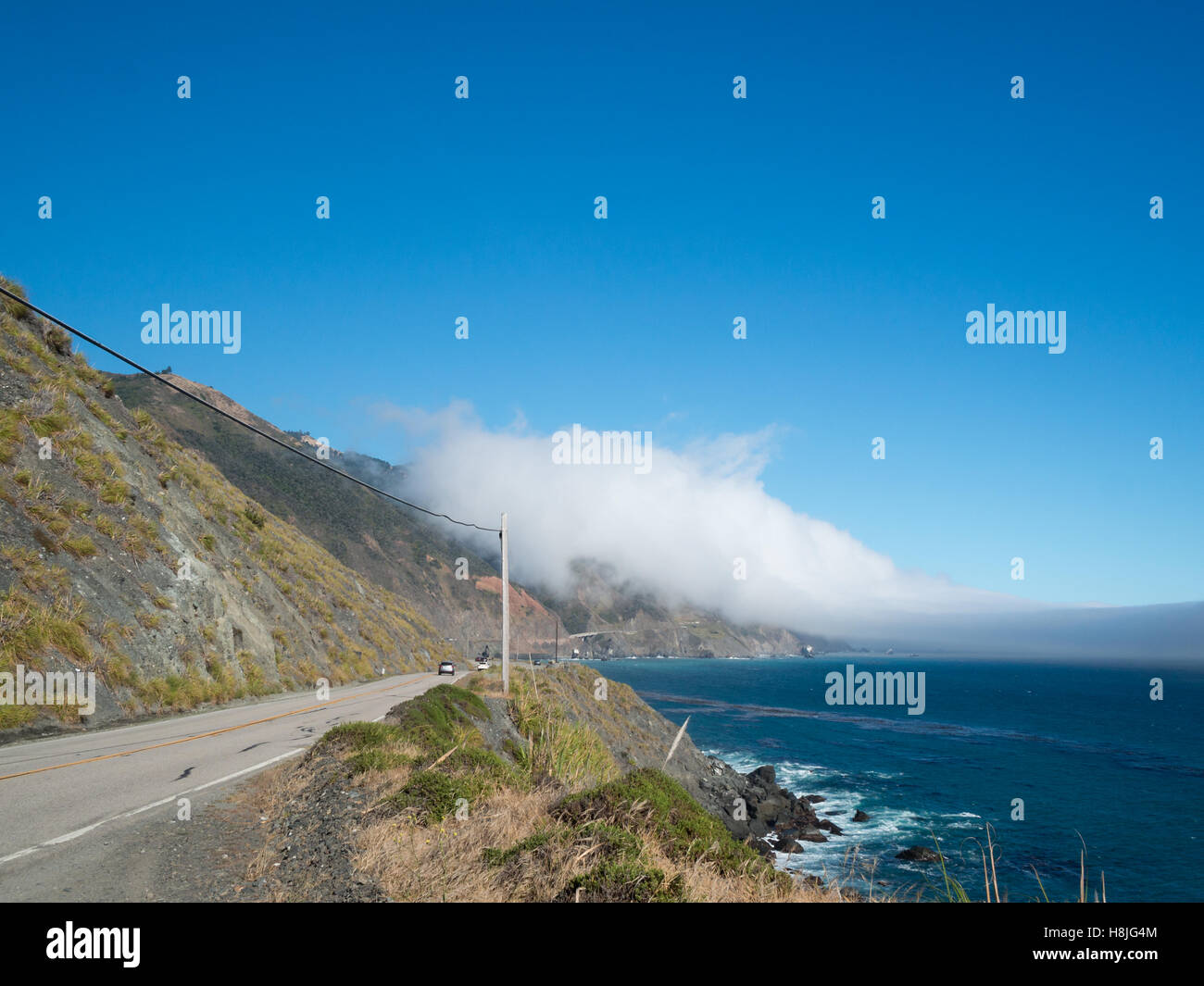 Cabrillo Highway Big Sur an den Pazifischen Ozean überqueren Stockfoto