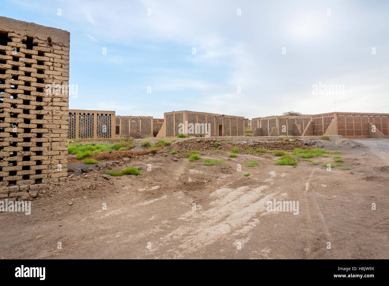 Einzigartige Weingärung Häusern und Kellern, Turpan, Uigurischen Autonomen Gebiet Xinjiang, China Stockfoto