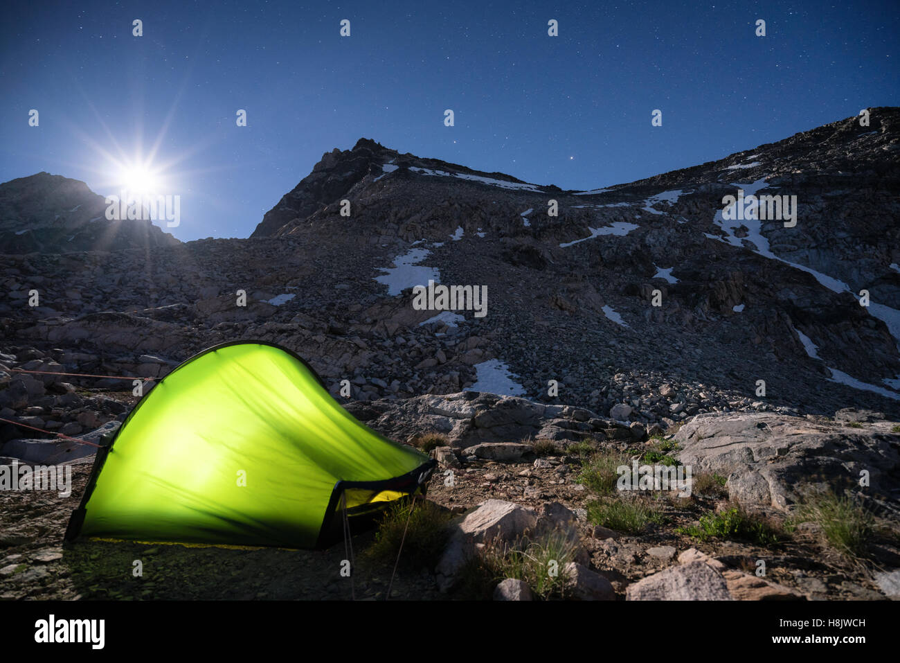 Camping unter Glen Pass, Kings Canyon National Park, Bergen der Sierra Nevada, Kalifornien, Vereinigte Staaten von Amerika Stockfoto