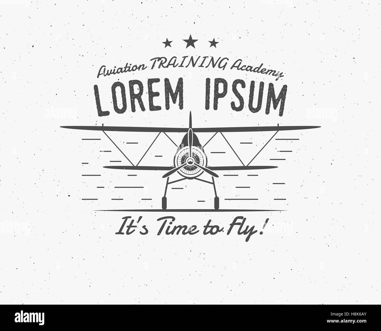 Vintage Flugzeug Emblem. Doppeldecker-Label. Retro-Flugzeug-Plakette, Design-Elemente. Luftfahrt-Stempel. Airshow-Logo und Schriftzug. Fliegen Sie, Propeller, Brille, alte Ikone, isoliert. Vektor-fliegende Akademie-Patch. Stock Vektor