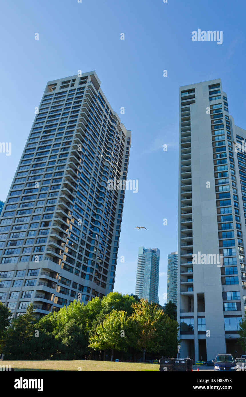 Glaswand von einem Hochhaus in der Innenstadt von Toronto Stockfoto