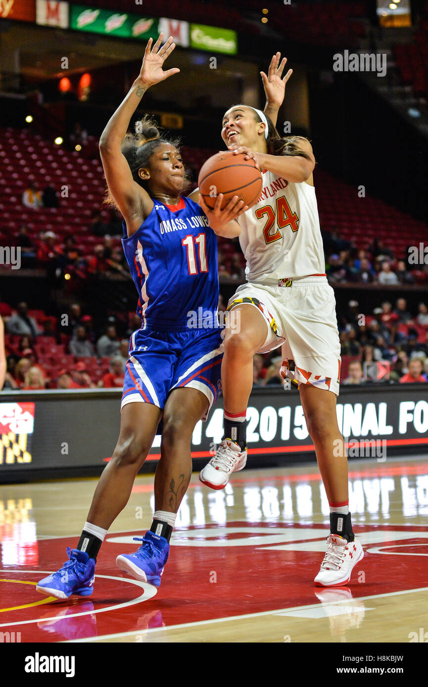 Annapolis, Maryland, USA. 13. November 2016. STEPHANIE JONES (24) steigt für einen Schuss während des Maryland V UMASS Lowell Spiels im XFINITY Center, College Park, Maryland. Bildnachweis: Amy Sanderson/ZUMA Draht/Alamy Live-Nachrichten Stockfoto