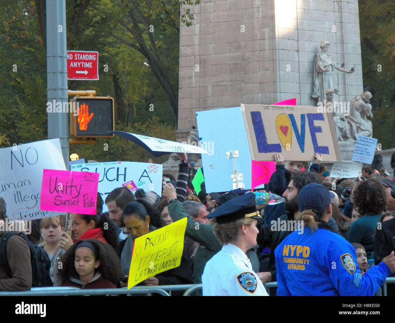 New York, New York, USA. 13. November 2016. New York City Anti-Trump Protest im 5. Tag Credit: Mark Apollo/Alamy Live News Stockfoto