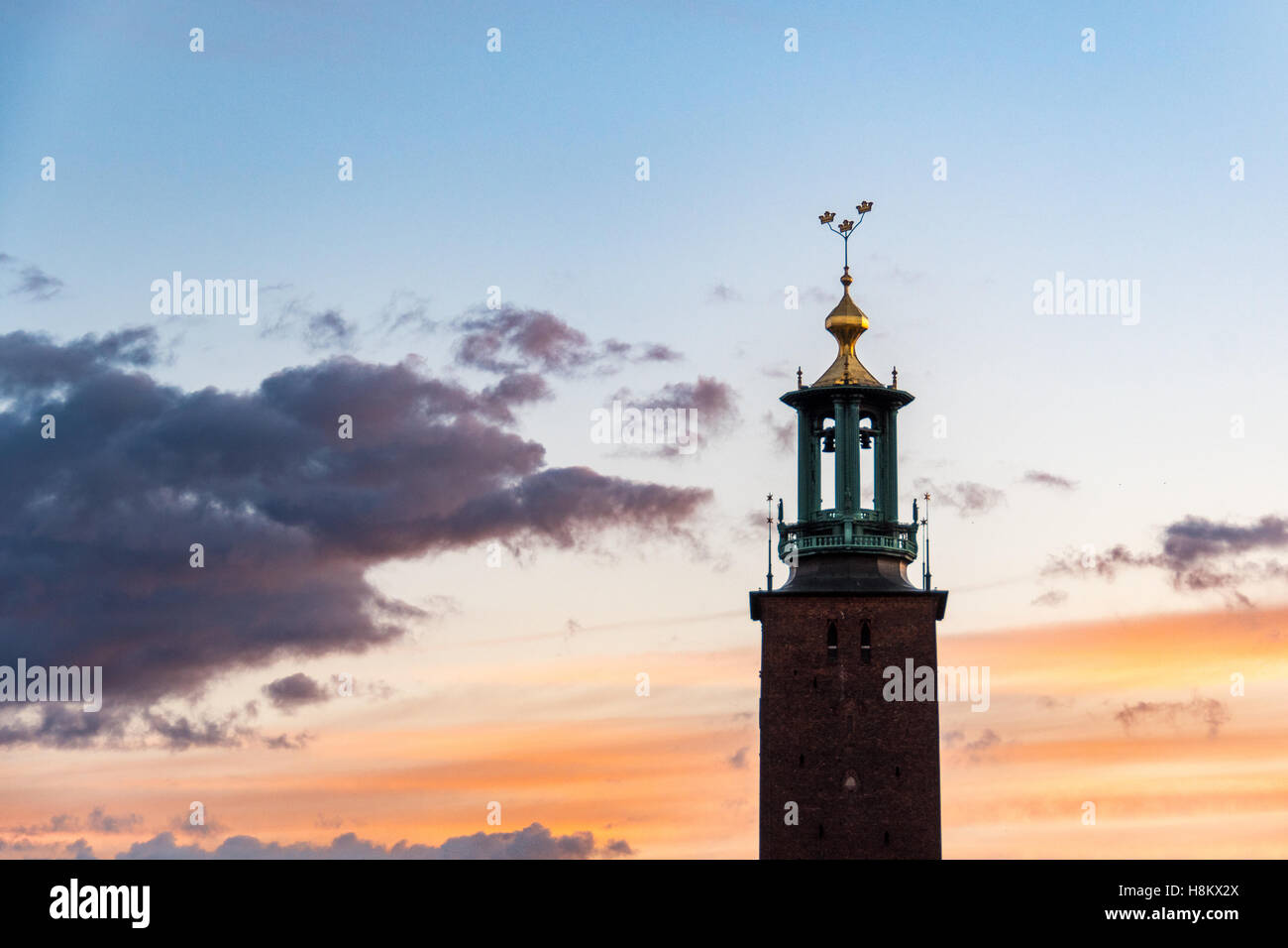Stockholm, Schweden - ein Turm in Gamla Stan, der Altstadt genannt ist eines der größten und am besten erhaltenen mittelalterlichen Stadt Stockfoto