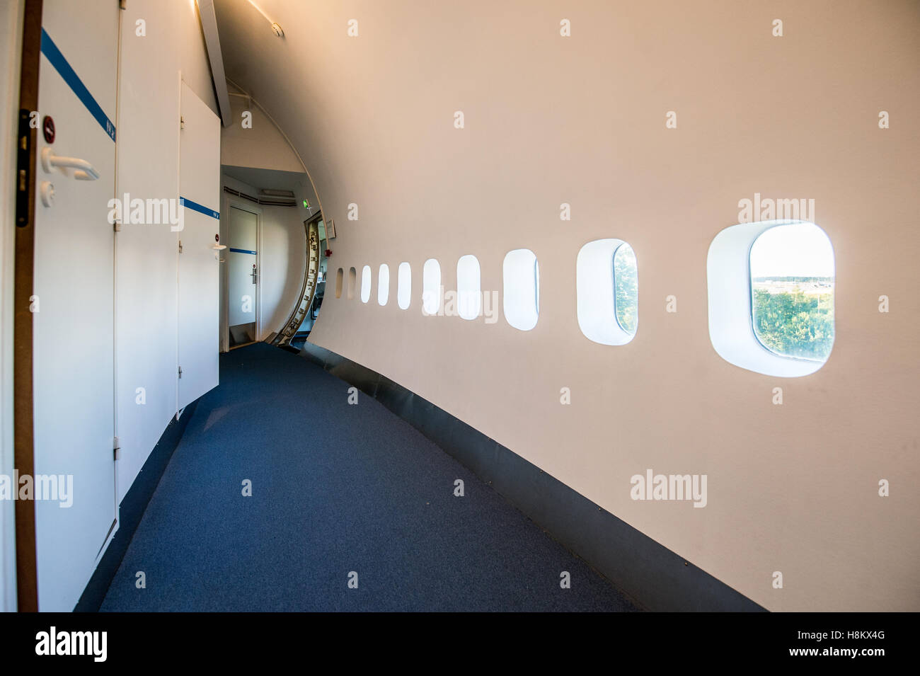 Stockholm Arlanda, Schweden - ein Gang in das Jumbo Stay (Jumbohostel), ein Hostel, das ist eine umgebaute Boeing 747 Flugzeug. Es Stockfoto