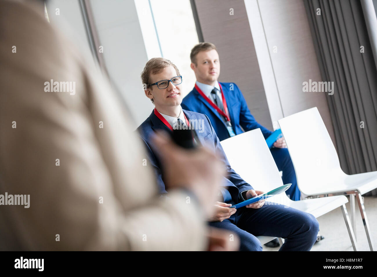 Unternehmer und Redner im Seminarraum Stockfoto