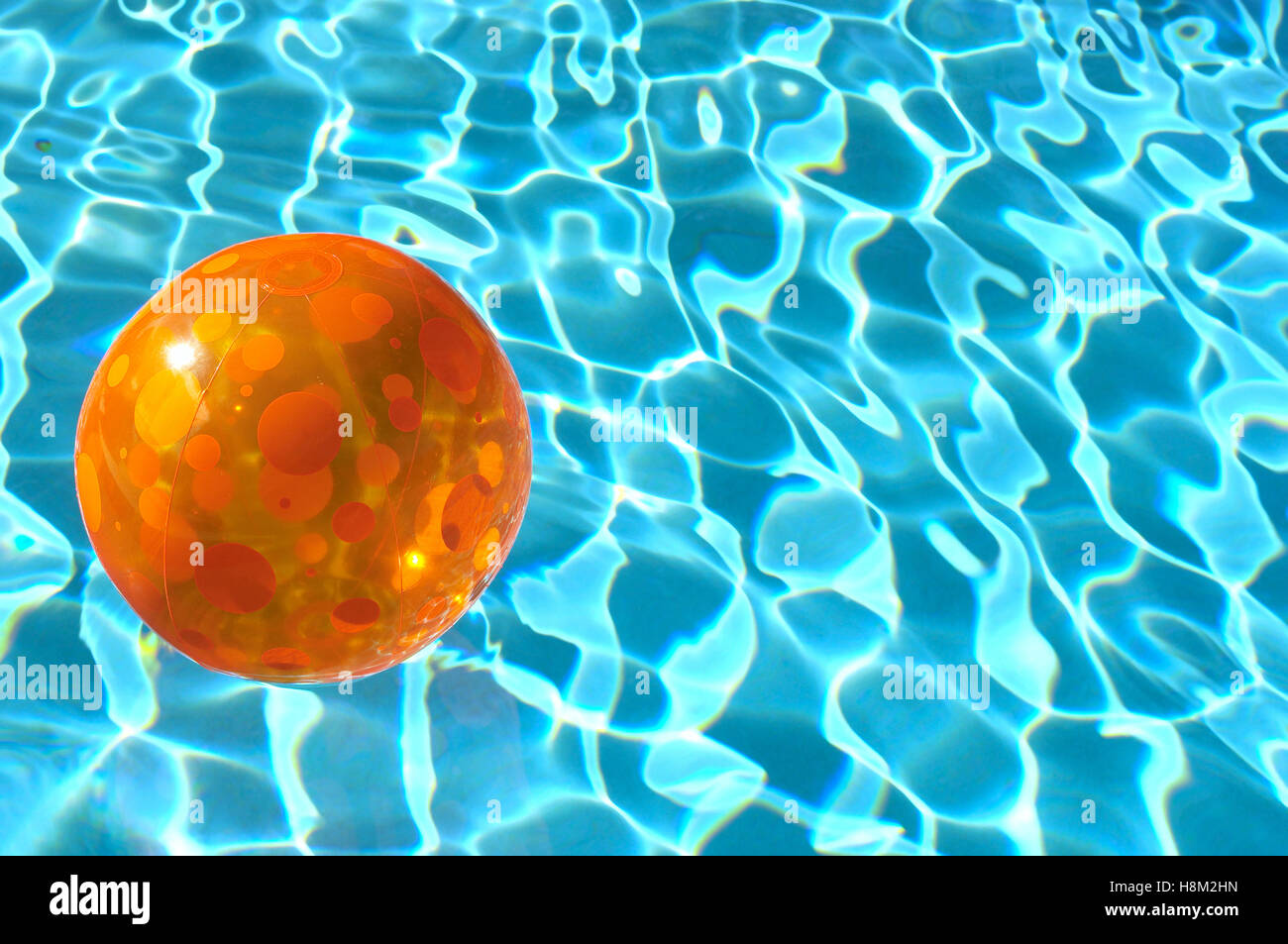 Beach-Ball-Wasser Stockfoto