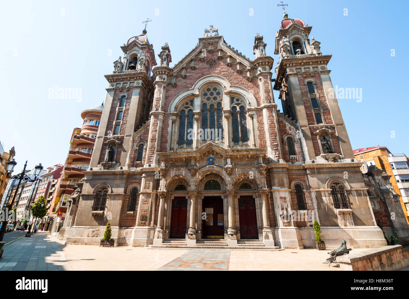 Oviedo, Spanien - Montag, 15. August 2016: San Juan el Real Kirche Stockfoto