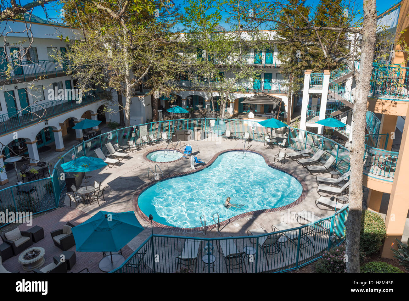Außenansicht des Quality Suites, ein Market Apartment Hotel/Motel in San Luis Obispo, Kalifornien, USA. Stockfoto
