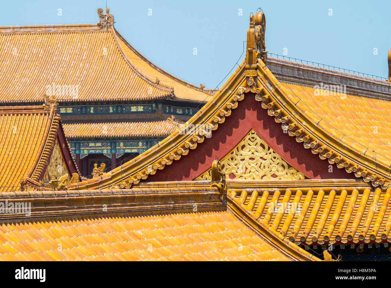 Peking China - Detail des verzierten Daches und Architektur des Palastmuseums befindet sich in der verbotenen Stadt. Stockfoto