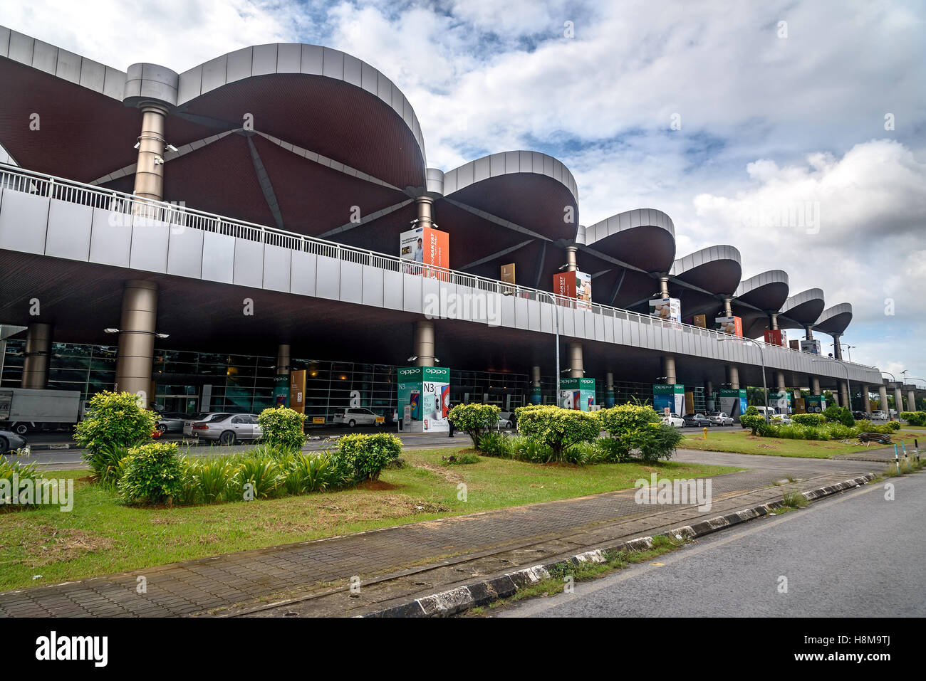 Kuching International Airport. 2006 ein neues Terminal am