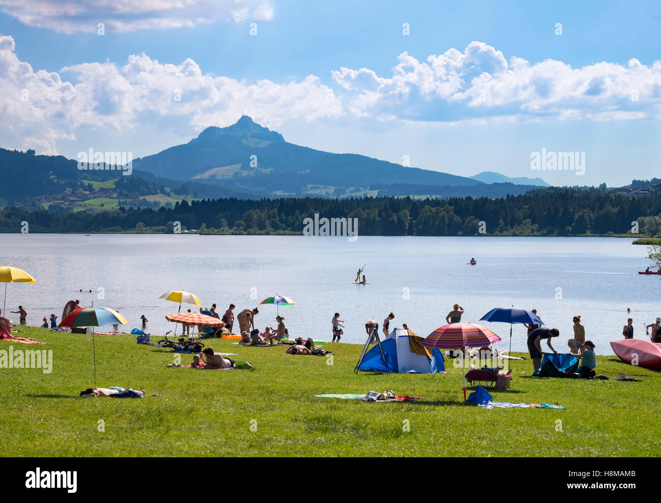 Grüntensee See, Haslach Strand, Grünten hinter Oy-Mittelberg, Allgäu, Schwaben, Bayern, Deutschland Stockfoto