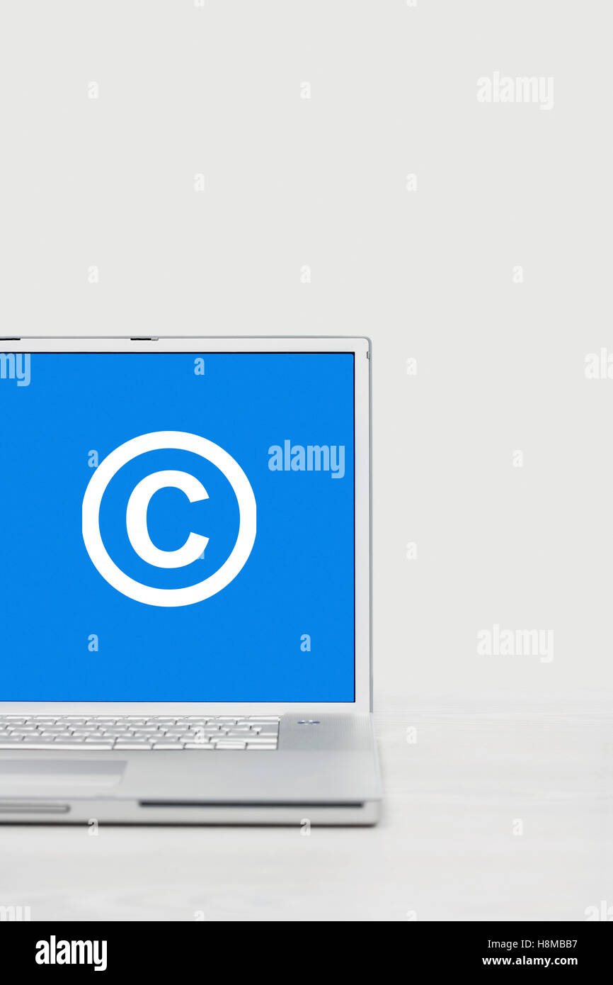 Laptop mit copyright-symbol Stockfoto
