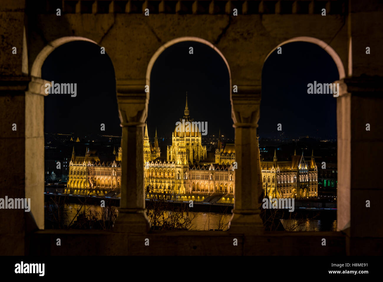 Eine Nachtansicht des Budapester Parlament in Ungarn Stockfoto