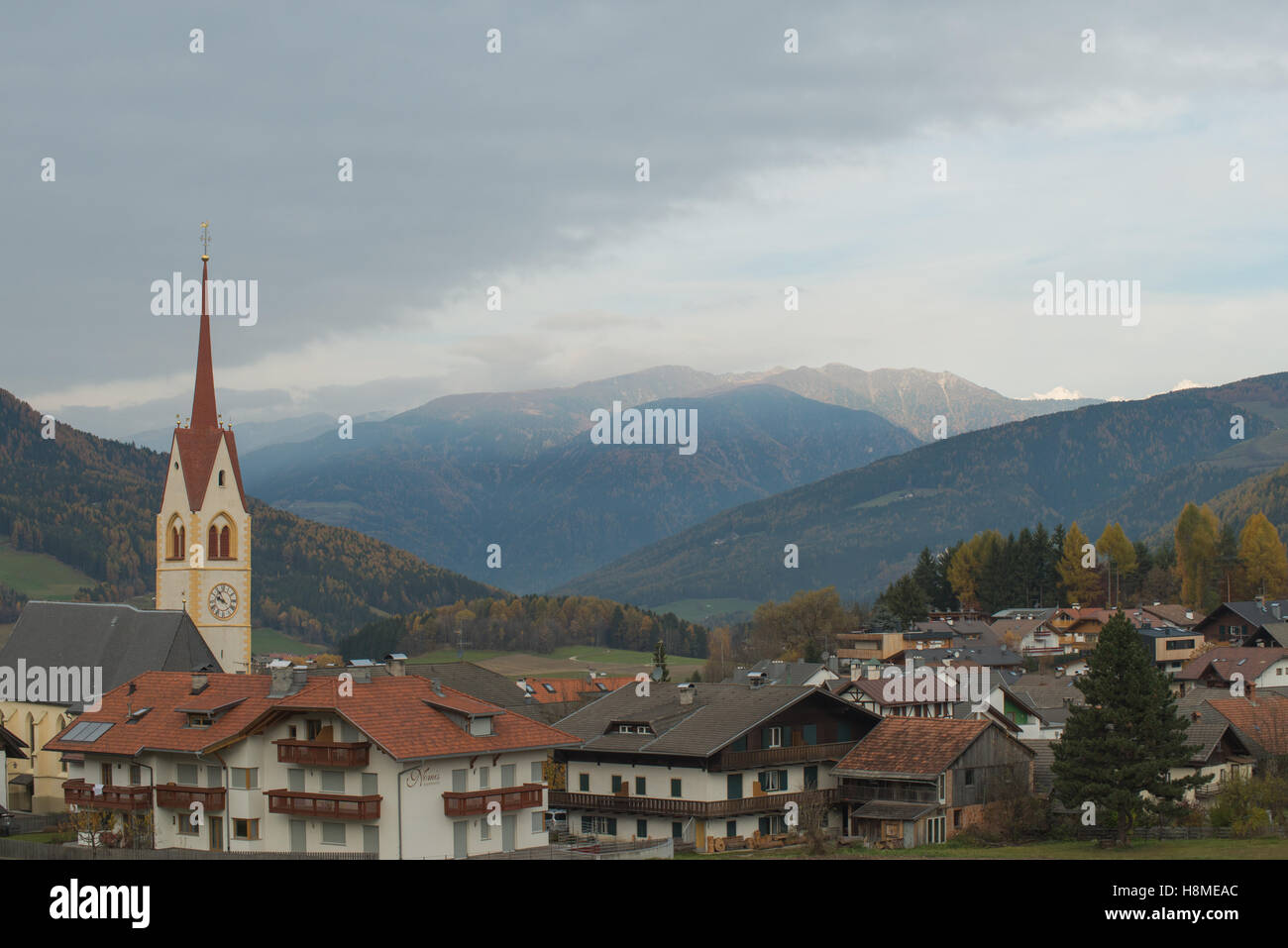 Kirche in den Dolomiten Stockfoto