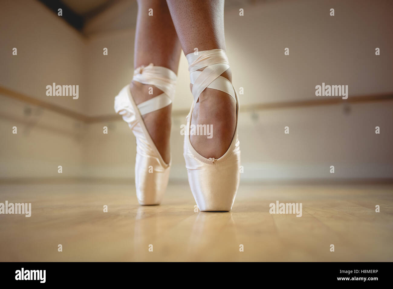 Zehenspitzen Ballerinas Füße durchführen Stockfoto