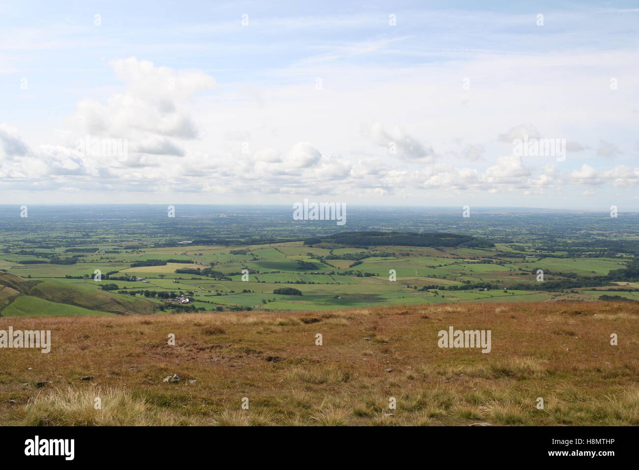 Blick vom Parlick-Pick im Wald von Bowland, Lancashire, Blick nach Westen über Beacon fiel über ländliche Lancashire in Richtung Fylde Küste. Stockfoto