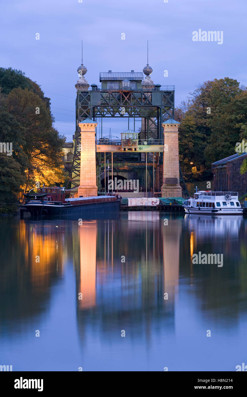 Deutschland, Ruhrgebiet, Waltrop, Schiff Hebeanlage Henrichenburg am Dortmund-Ems-Kanal. Stockfoto
