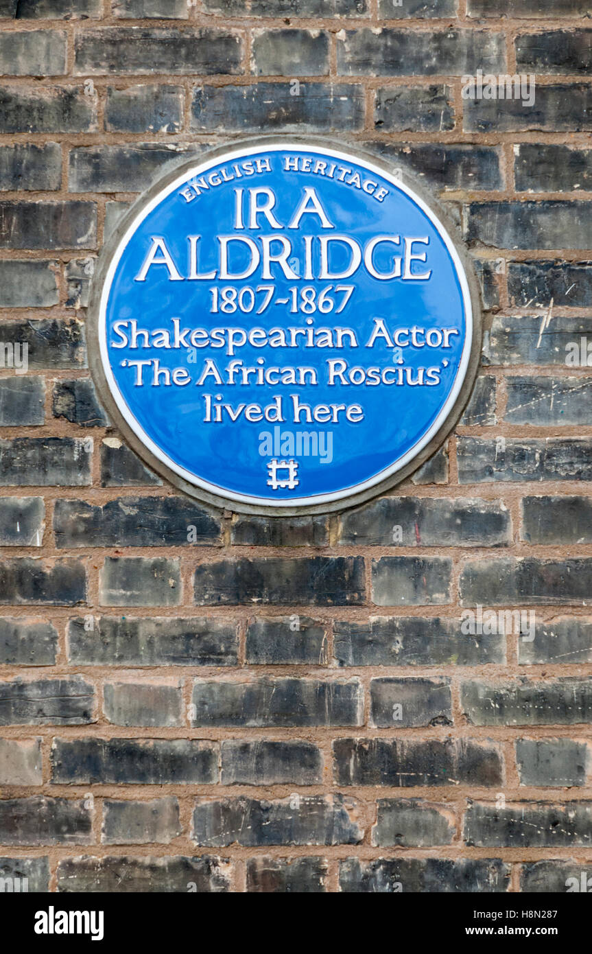 Eine blaue Plakette auf der Homepage des schwarzen viktorianischen Schauspielers Ira Aldridge in Crystal Palace, Südlondon. Stockfoto