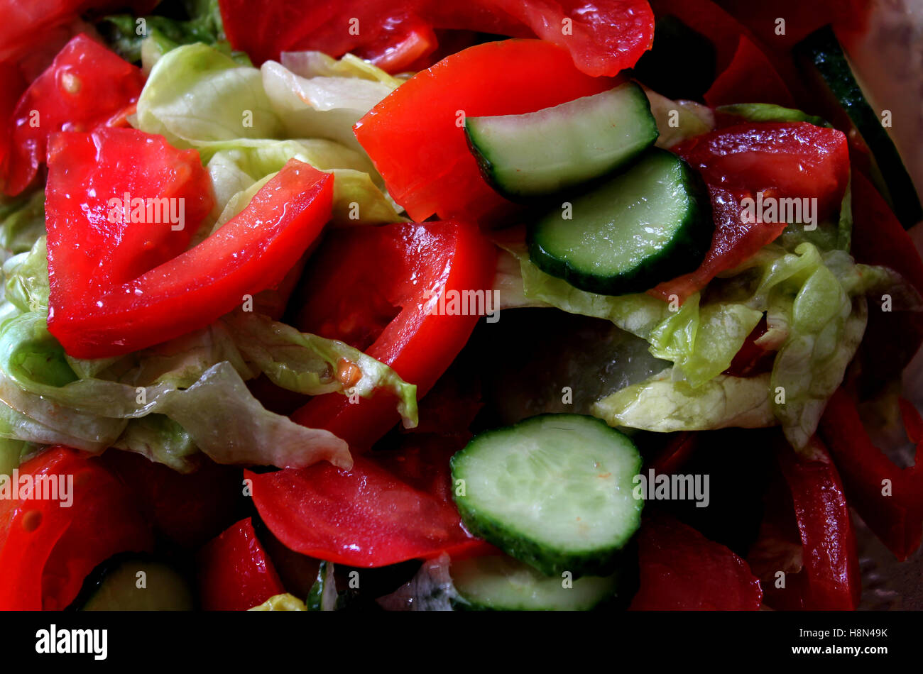 Salat von Tomaten und Gurken Stockfoto