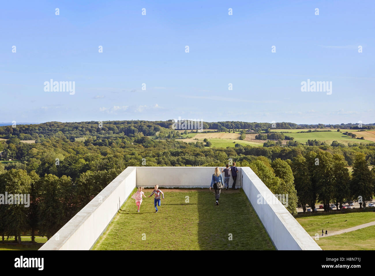 Suche in Landschaft. Moesgaard Museum, Aarhus, Dänemark. Architekt: Henning Larsen, 2015. Stockfoto
