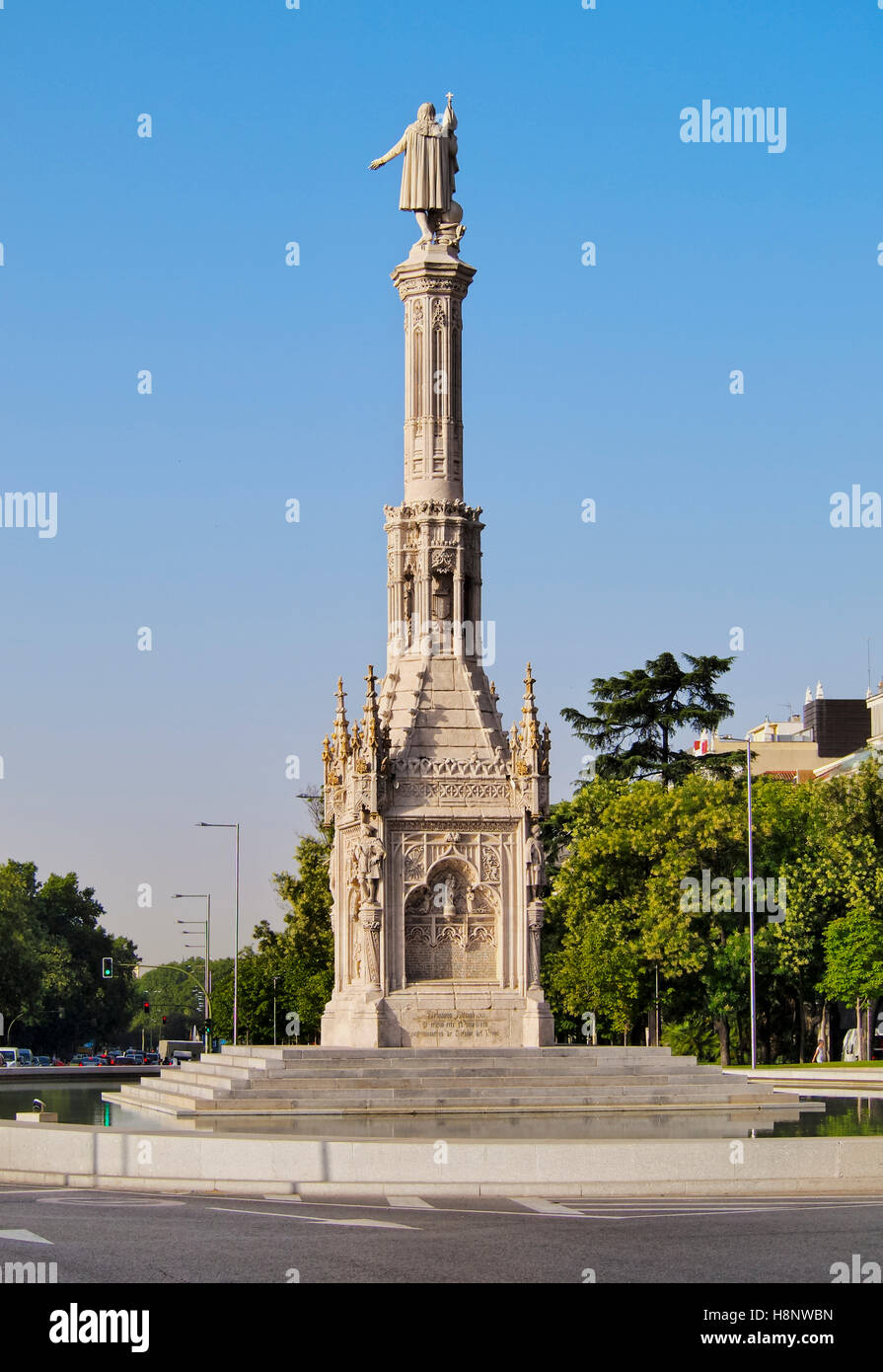 Spanien, Madrid, Plaza de Colon, Blick auf das Kolumbus-Denkmal. Stockfoto