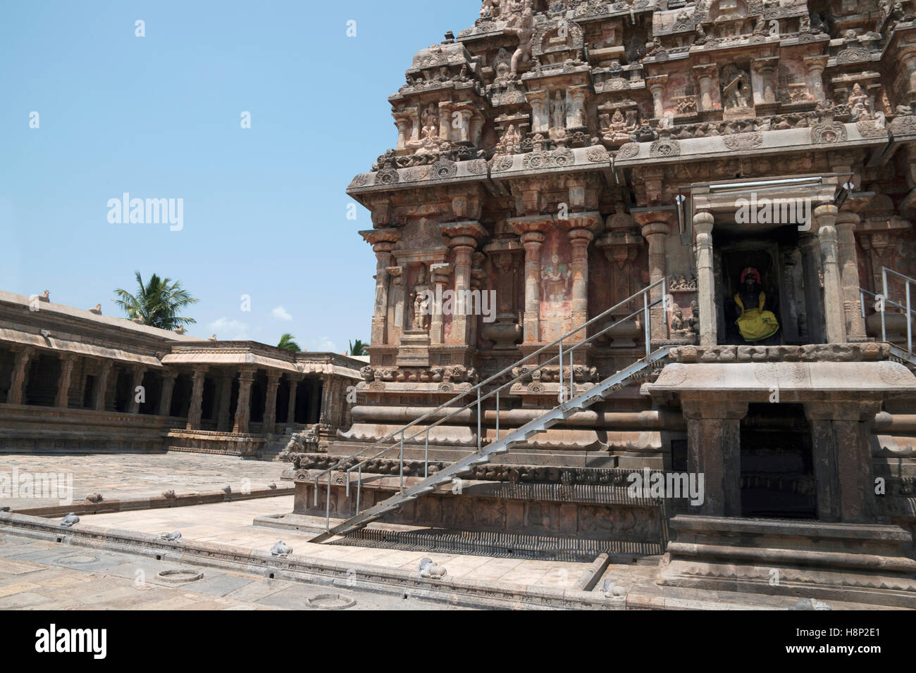 Blick auf der nordwestlichen Ecke, Airavatesvara-Tempel, Darasuram, Tamil Nadu, Indien. Stockfoto