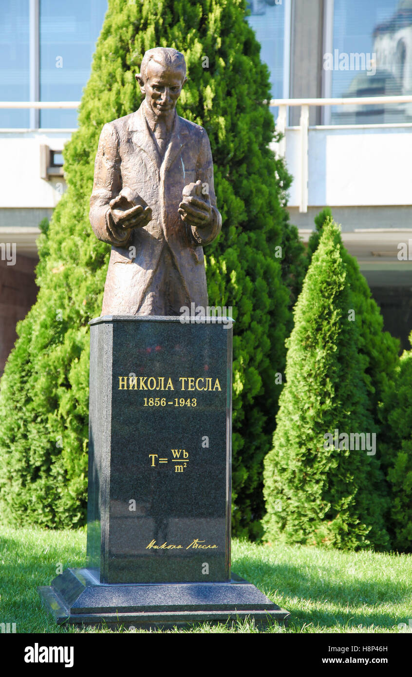 Statue von Nikola Tesla (1856-1943), serbisch-US-amerikanischer Erfinder, Ingenieur der Elektrotechnik, Maschinenbau-Ingenieur, Physiker usw. Stockfoto