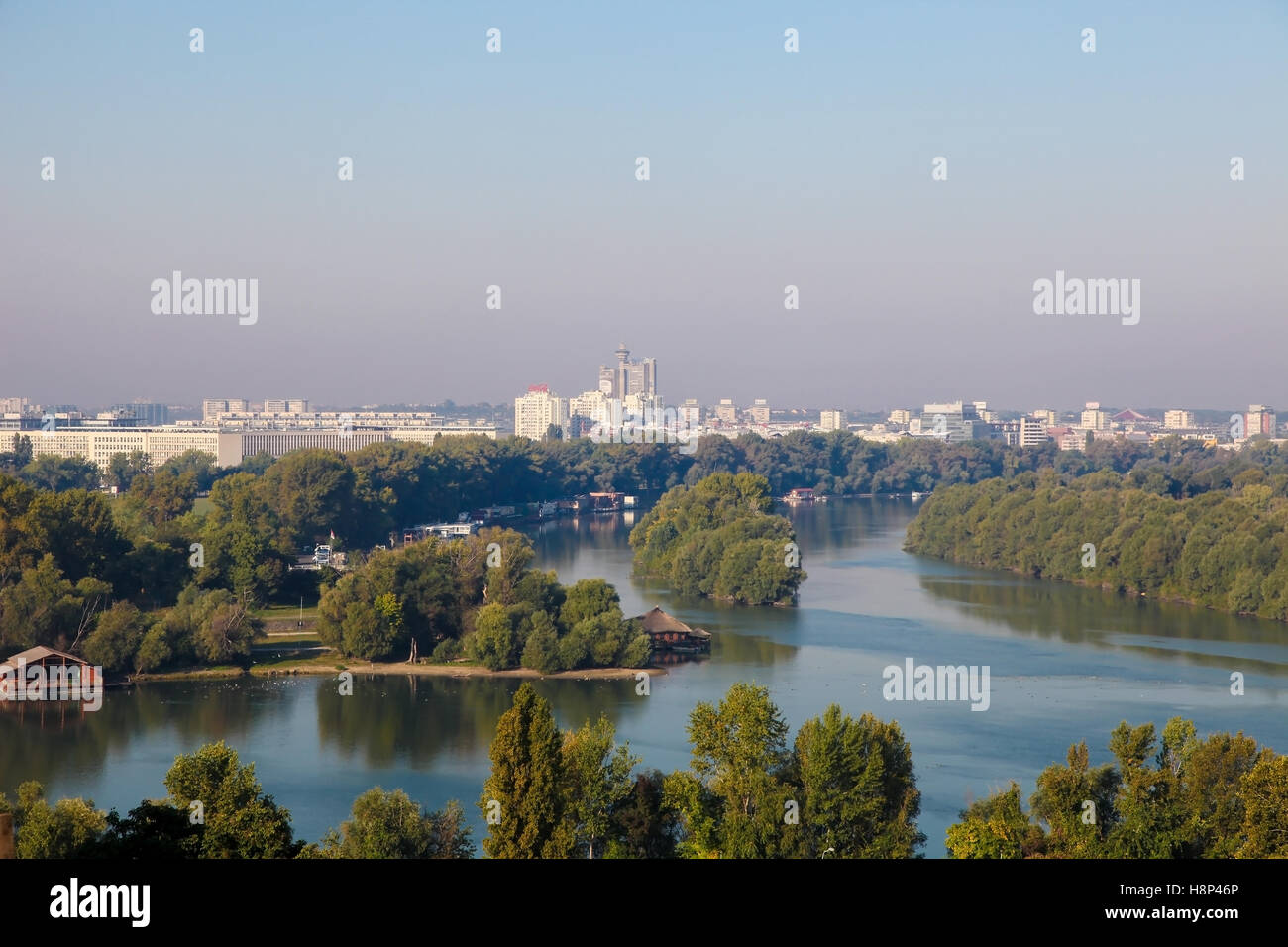 Blick auf das Stadtzentrum und der Kreuzung der Fluss Sava und der Donau im Kalemegdan-Park, Belgrad, Serbien. Stockfoto