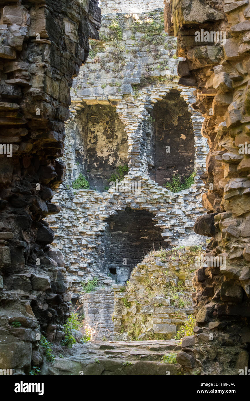Großbritannien, England, Yorkshire, Wensleydale, Middleham Castle - das Innere des Middleham Castle befindet sich in der kleinen Stadt Middleham innerhalb Stockfoto