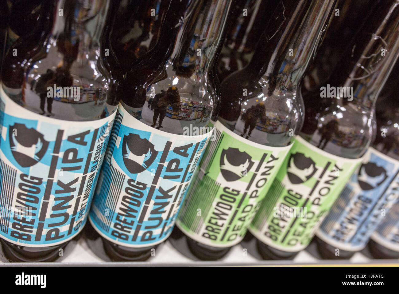 BrewDog Bier in einem britischen Supermarkt-Geschäft Stockfoto